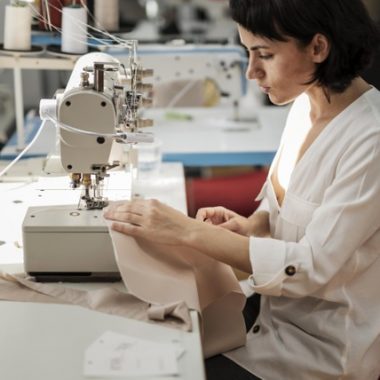 Retos y soluciones en la industria de la confección en Colombia: ¡Afrontando el camino hacia el éxito!